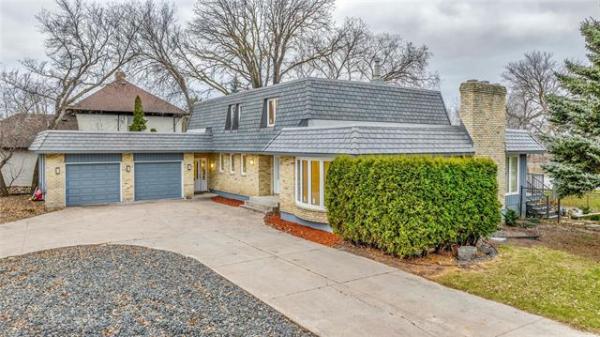 Home Photo - 2112 Henderson Highway