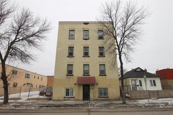 Home Photo - 10-722 Maryland Street