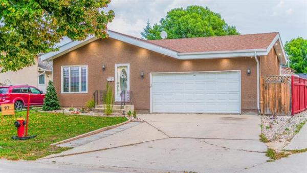 Home Photo - 97 Leahcrest Crescent
