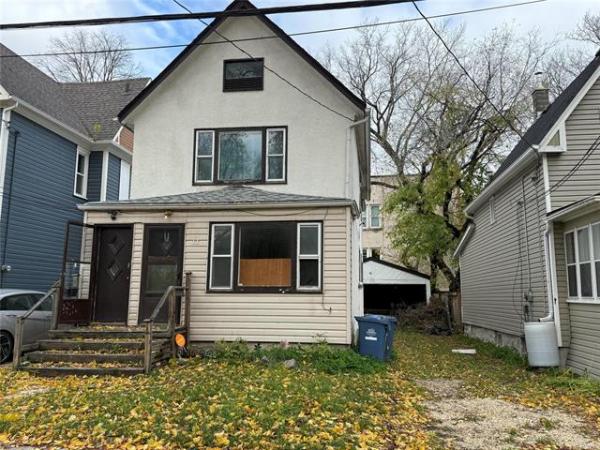 home photo - 11 Luxton Avenue