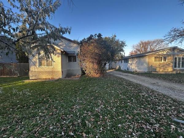 Home Photo - 561 Oakview Avenue