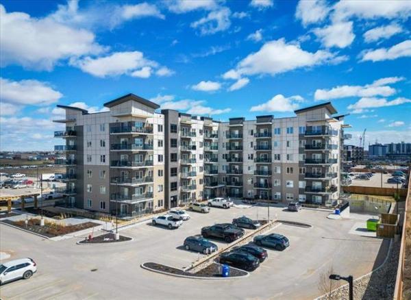 Home Photo - 500-635 Ballantrae Drive