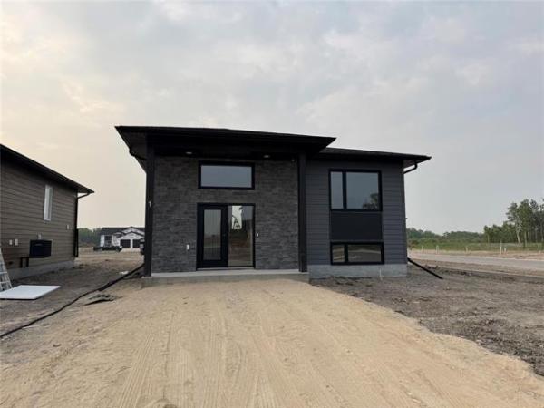 Home Photo - 15 Conifer Cove