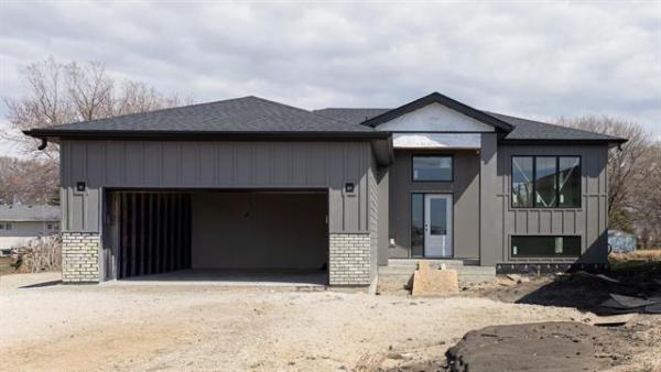 Home Photo - 72 Sterling Crescent