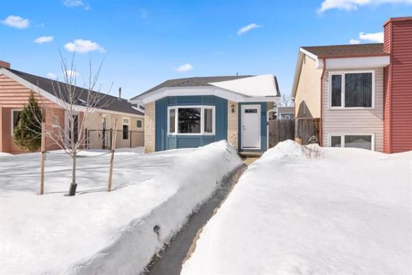 Home Photo - 27 Millwood Meadow