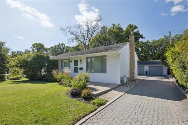 Home Photo - 182 Oakdean Boulevard