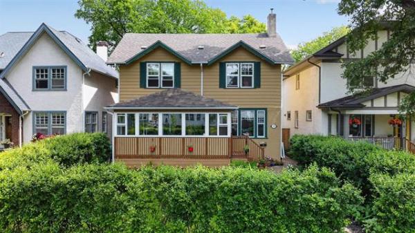 Home Photo - 92 Niagara Street
