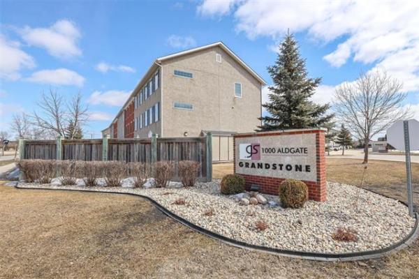 Home Photo - 406-1000 Aldgate Road