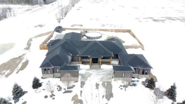 home photo - 67028 Willowdale Road