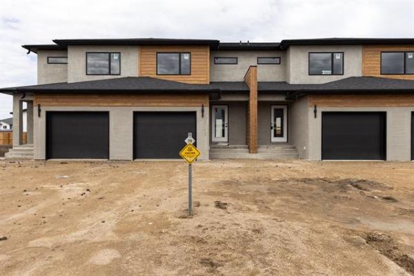 Home Photo - 73 Kootenay Way