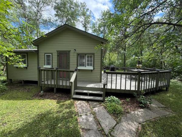 Home Photo - 30 5TH Avenue