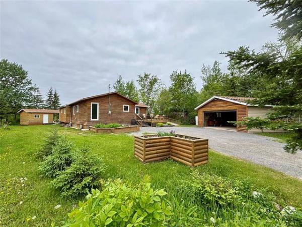 Home Photo - 100 Frontier Road