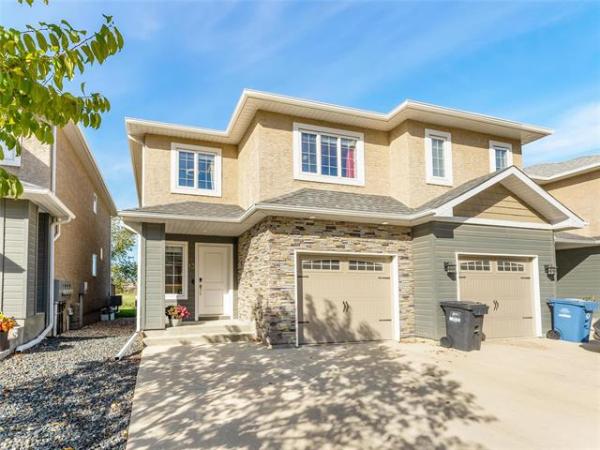 Home Photo - 13-1139 St Anne's Road