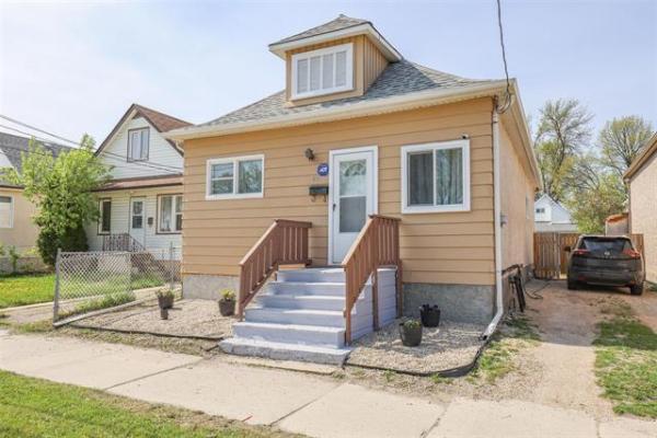 Home Photo - 628 Burrows Avenue