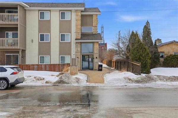 Home Photo - 118-454 Beliveau Road