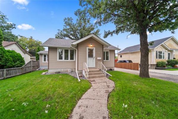home photo - 31 Fermor Avenue