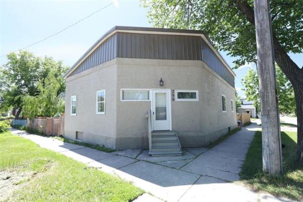 Home Photo - 290 Manitoba Avenue