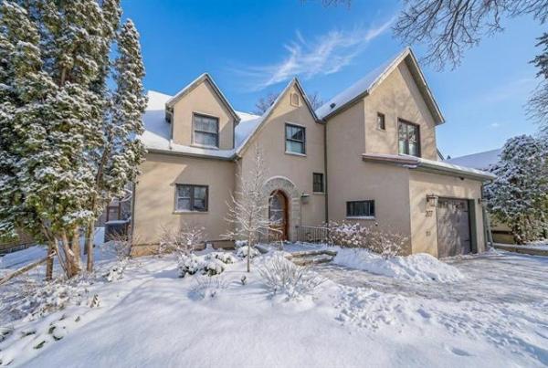 Home Photo - 207 Kingston Row