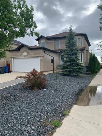 Home Photo - 3 Kingfisher Crescent