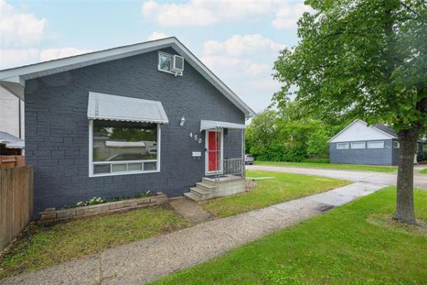 home photo - 450 Arbuthnot Street