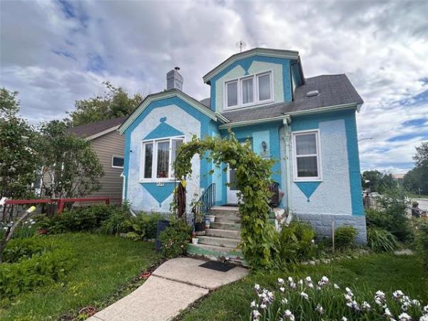 Home Photo - 406 MANITOBA Avenue