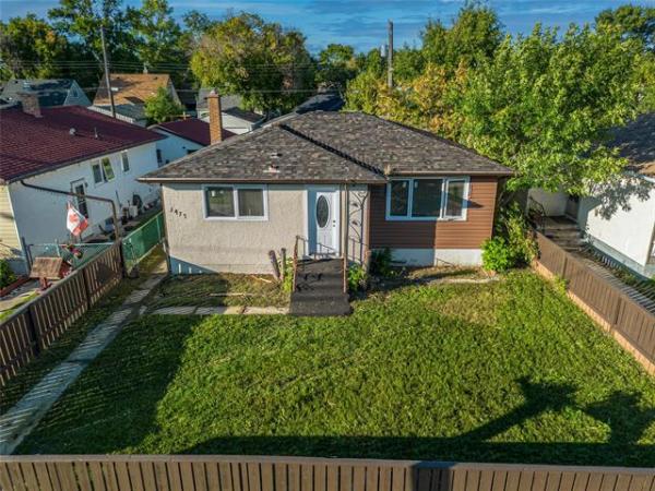 Home Photo - 1473 Selkirk Avenue