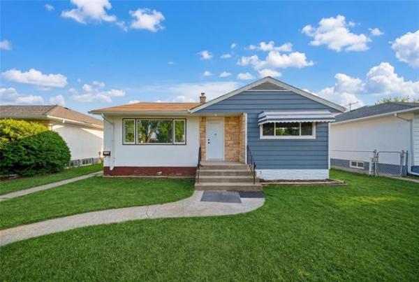 Home Photo - 424 Oakview Avenue