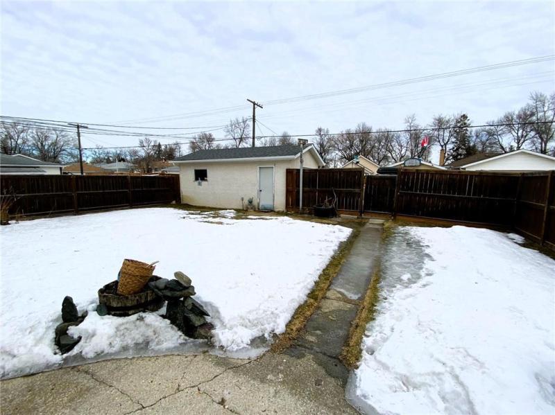 427 Perth Avenue, R2V 0T9, 3 Bedroom, Bungalow for sale North West