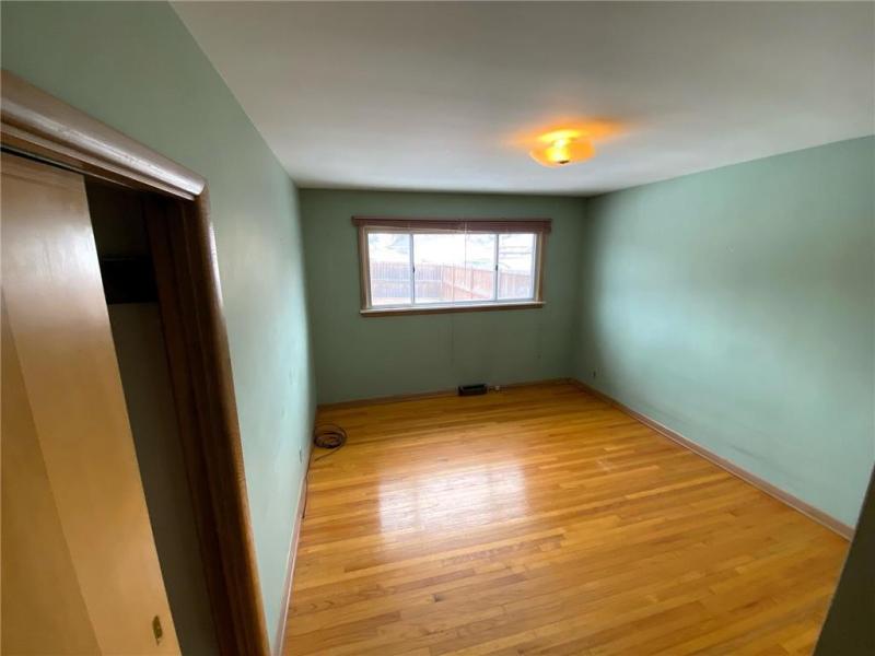 427 Perth Avenue, R2V 0T9, 3 Bedroom, Bungalow for sale North West