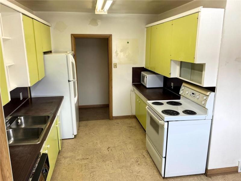 427 Perth Avenue, R2V 0T9, 3 Bedroom, Bungalow for sale North West