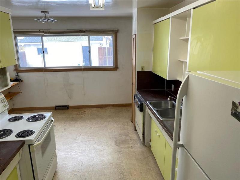 427 Perth Avenue, R2V 0T9, 3 Bedroom, Bungalow for sale North West