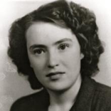 MARY LORNA LAMONT  Obituary pic