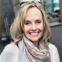 CAROLYN KINNEAR (nee NEUFELD) Obituary pic