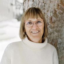 BEVERLY DAVIS Obituary pic