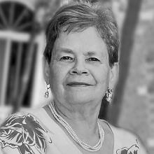 LOUISE NICHOLS Obituary pic