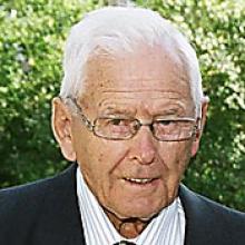 CHARLES MCGHIE LINDSAY  Obituary pic