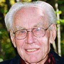 HELMUT GROTH  Obituary pic