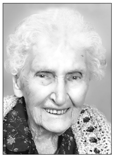 Iris CARROLL Obituary pic