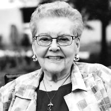 DOREEN HUNT Obituary pic