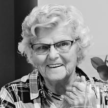 LAURA DE BEER Obituary pic