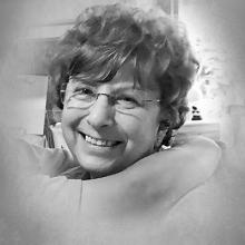 LOIS DAVIS Obituary pic