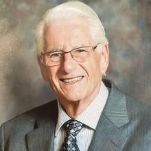 DR. ROBIN ANDREWS Obituary pic