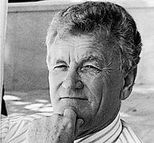 DR. MALCOLM PEAT  Obituary pic