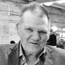 MORRIS MOROZ Obituary pic