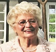 LILLIAN YAN Obituary pic