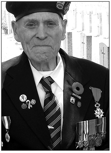 CASSON, Geoffery photo