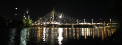 PHIL.HOSSACK@FREEPRESS.MB.CA 100527-Winnipeg Free Press THe Provencher Foot Bridge is lit up 