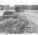 Gerry Cairns/Winnipeg Free Press Archives  Winnipeg Blizzard (23) March 5, 1966 Main Street - snow fparchive