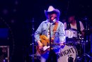 Dwight Yoakam ... 