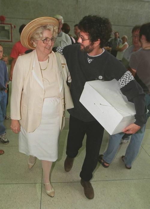 wfp102--winnipegDavid Milgaard right meets his mother Joyce Milgaard at Wpg Airport as she  returns from Toronto-ken gigliotti july 19 1997--winnipeg free press